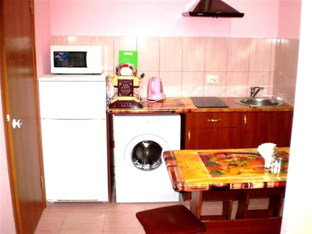 2 Комнаты 4 Дивана Чкалова-Садовая "Сити Центр" 2 Этаж Wi-Fi 2 Этажный Отдельный Дом Mykolaïv Camera foto